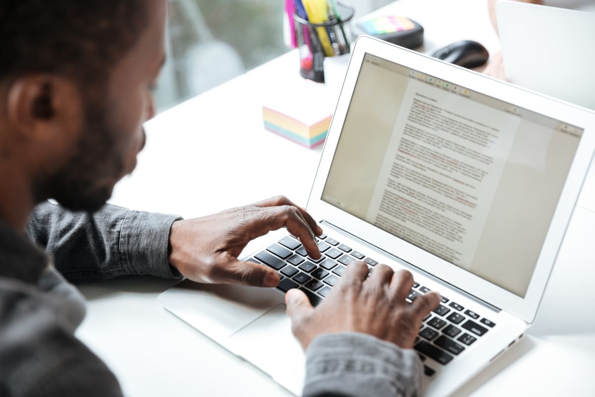 10 Idee di Contenuto per il Blog del Tuo E-commerce