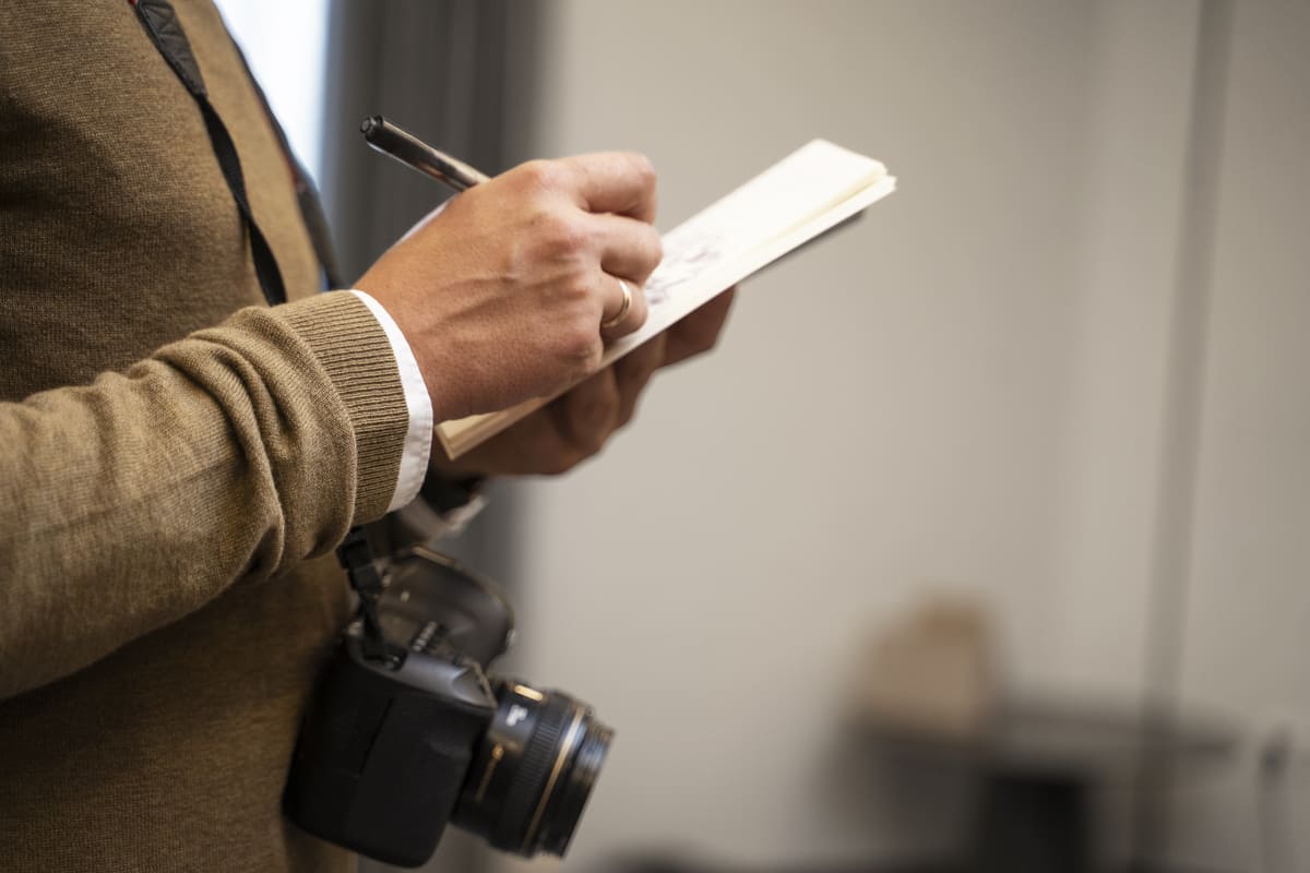 Come creare una strategia di ufficio stampa a basso costo per le piccole imprese