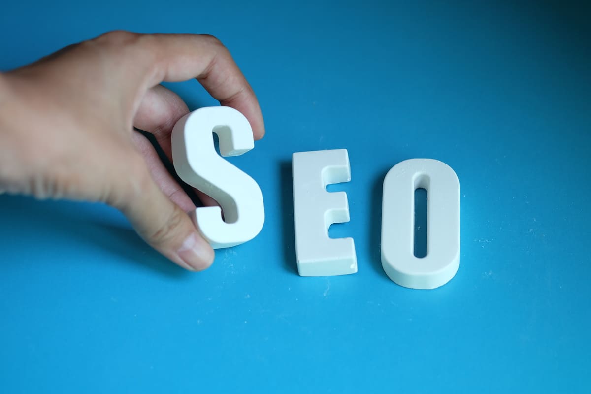 Come il SEO può Aiutare le Industrie ad Aumentare la Visibilità Online