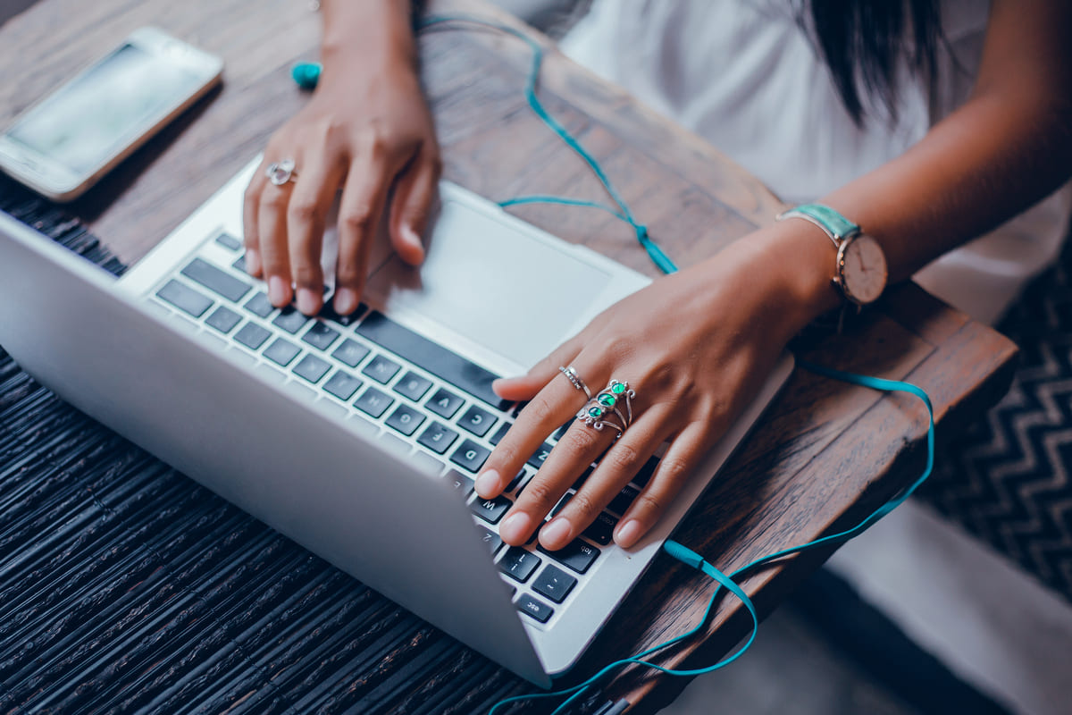 Come utilizzare Facebook Ads per aumentare le vendite della vostra azienda tecnologica