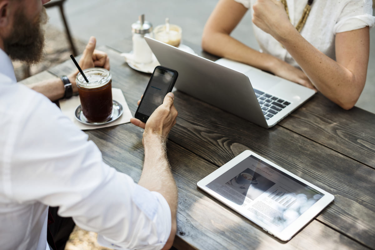 Come utilizzare LinkedIn per creare connessioni professionali per le industrie