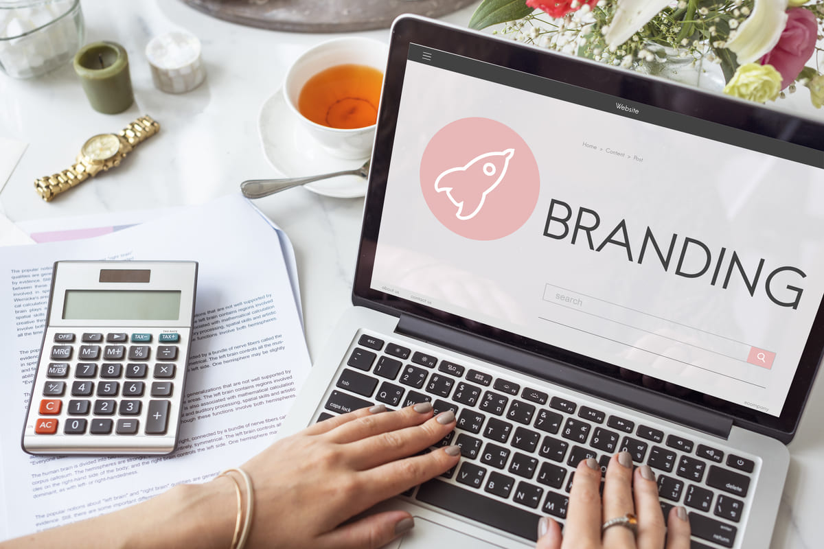 Le migliori pratiche per creare una strategia di marketing di branding per le industrie